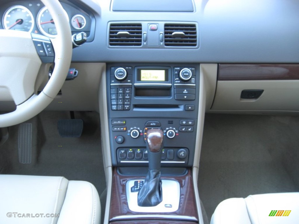 2012 Volvo XC90 3.2 AWD Controls Photo #56183939