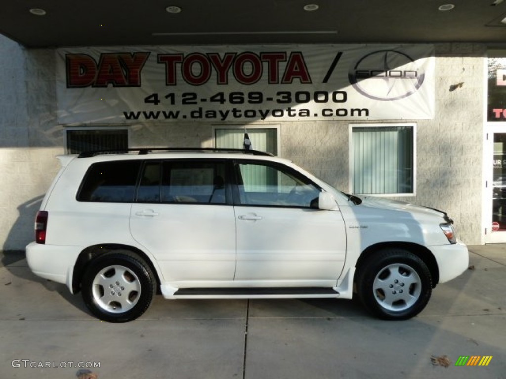 Super White Toyota Highlander