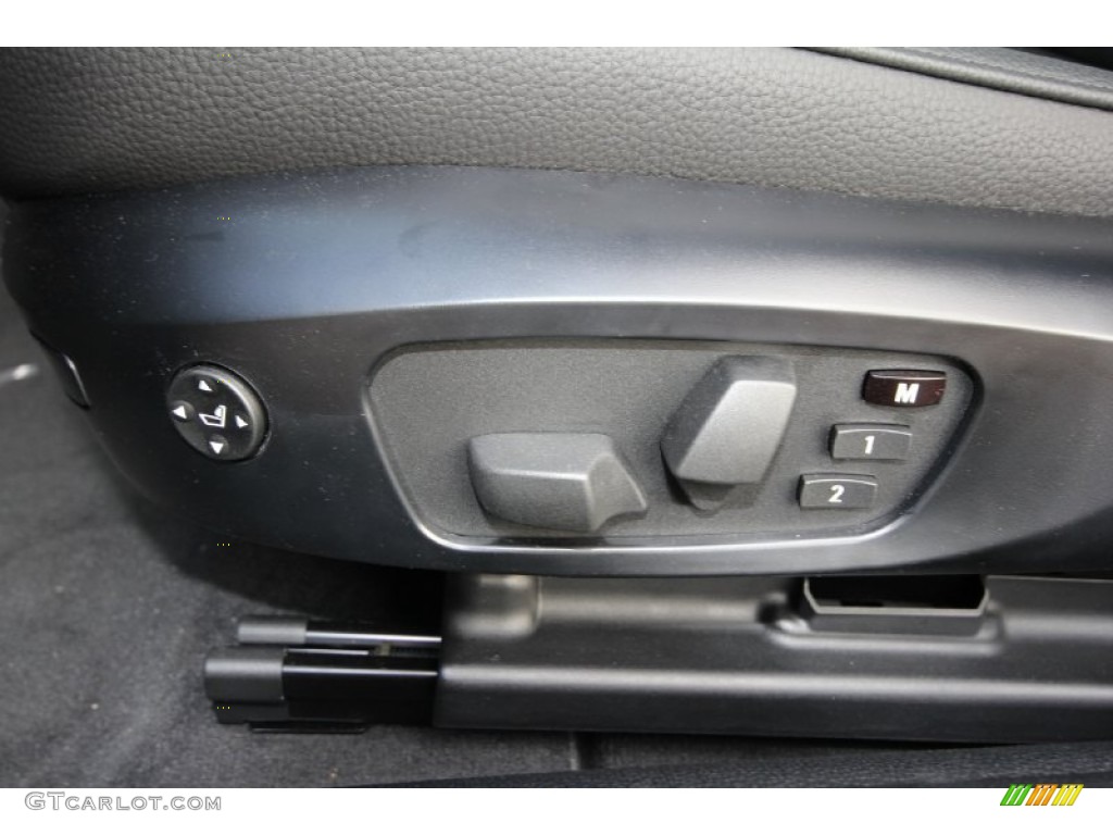 2012 BMW 1 Series 135i Convertible Controls Photo #56195027