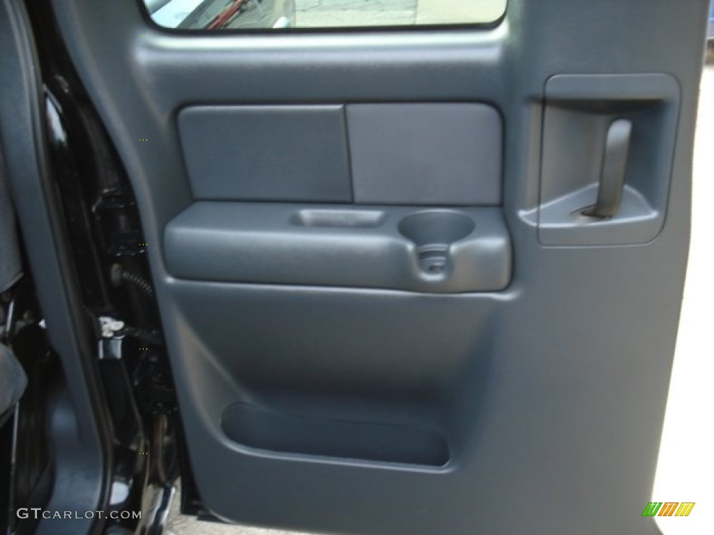 2002 Silverado 2500 LS Extended Cab 4x4 - Onyx Black / Graphite photo #17