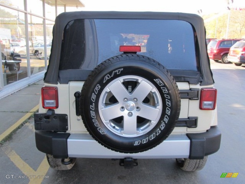 2011 Wrangler Sahara 4x4 - Sahara Tan / Black/Dark Saddle photo #5