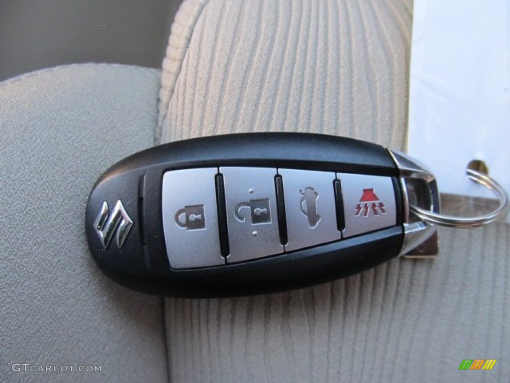2010 Suzuki Kizashi SE AWD Keys Photos