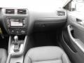 Candy White - Jetta SE Sedan Photo No. 15