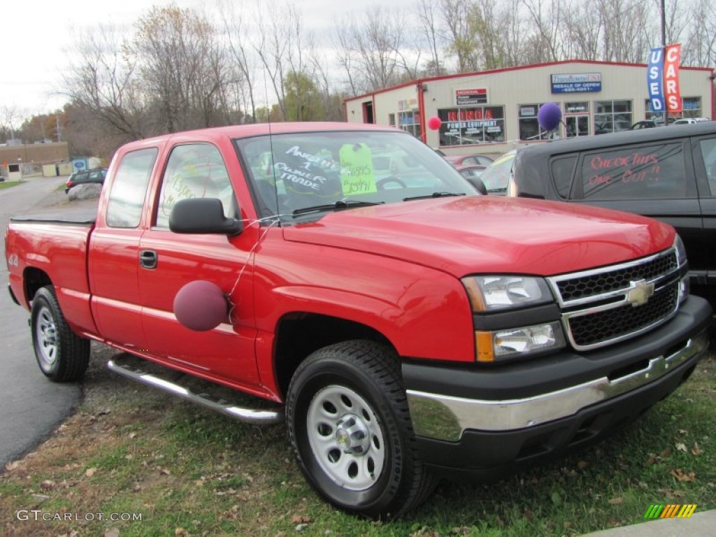 2006 Silverado 1500 LS Extended Cab 4x4 - Sport Red Metallic / Dark Charcoal photo #13