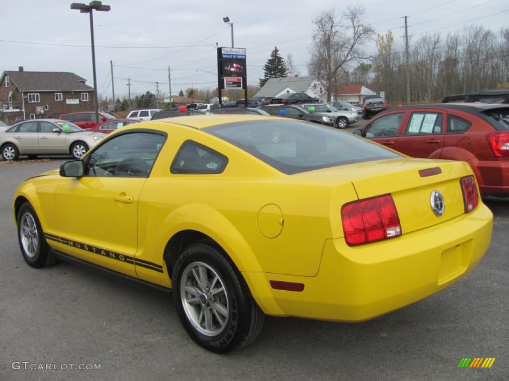 2005 Mustang V6 Deluxe Coupe - Screaming Yellow / Light Graphite photo #2