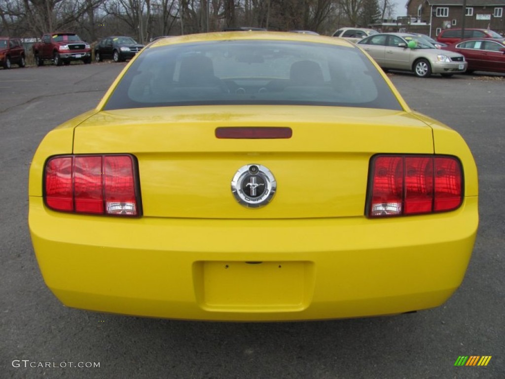 2005 Mustang V6 Deluxe Coupe - Screaming Yellow / Light Graphite photo #12