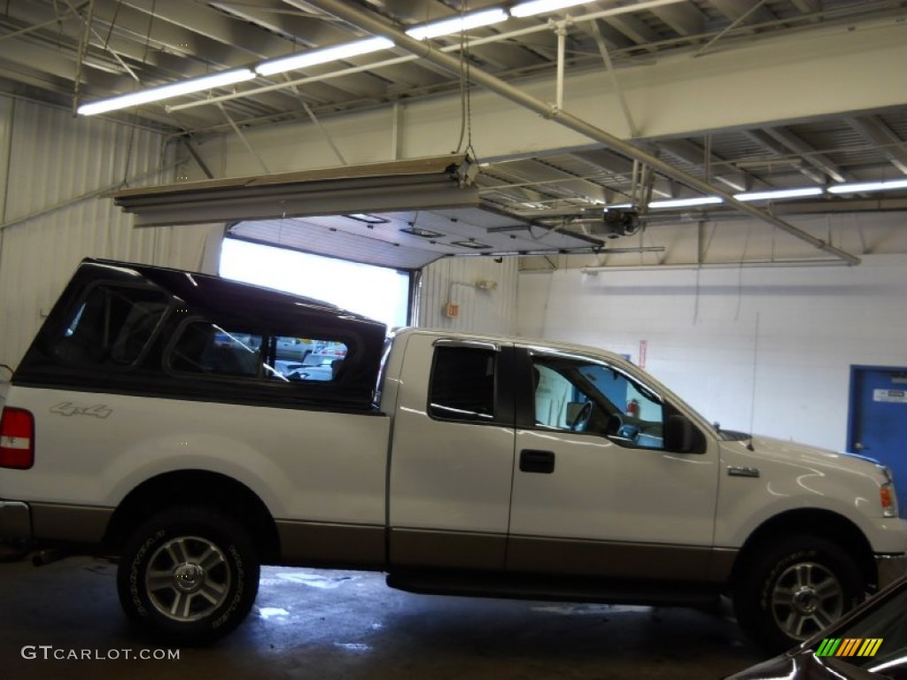 2006 F150 XLT SuperCab 4x4 - Oxford White / Tan photo #20