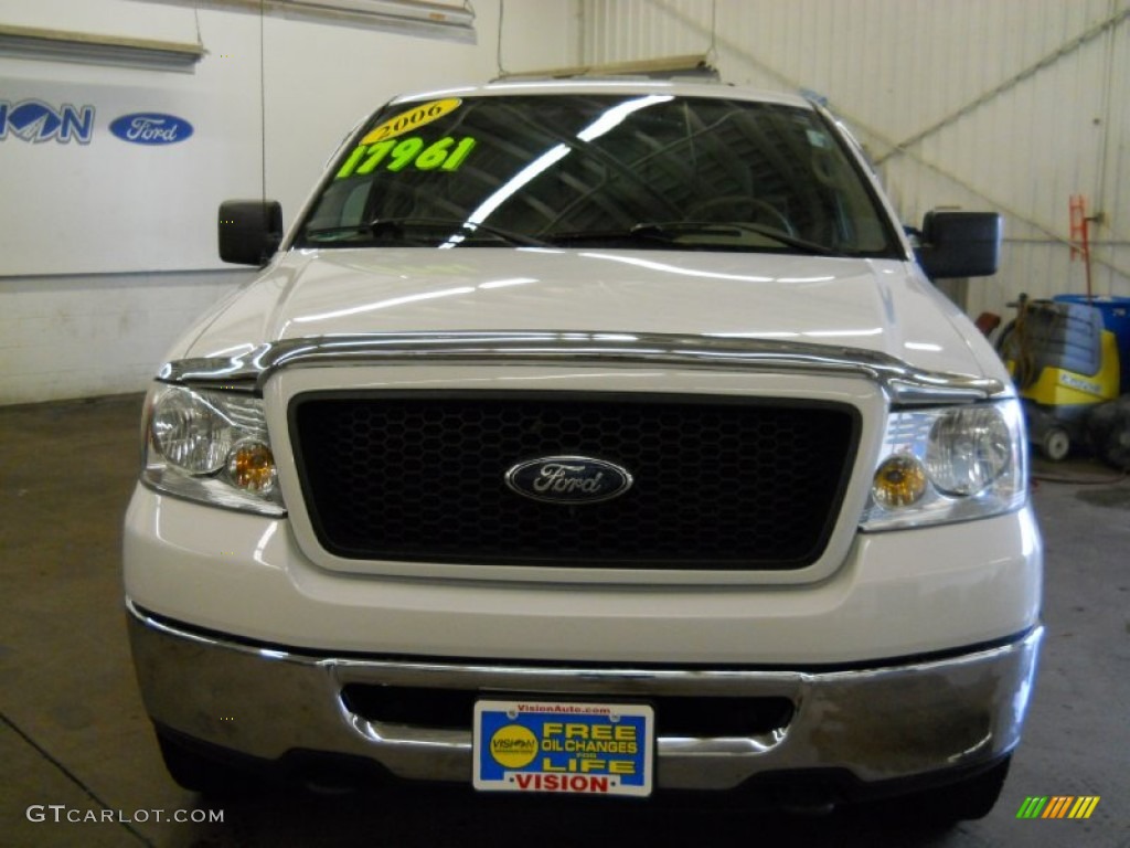 2006 F150 XLT SuperCab 4x4 - Oxford White / Tan photo #22