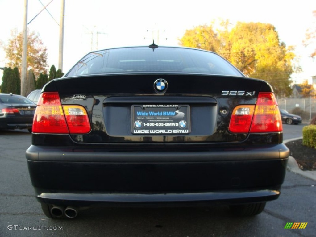 2004 3 Series 325xi Sedan - Jet Black / Grey photo #5