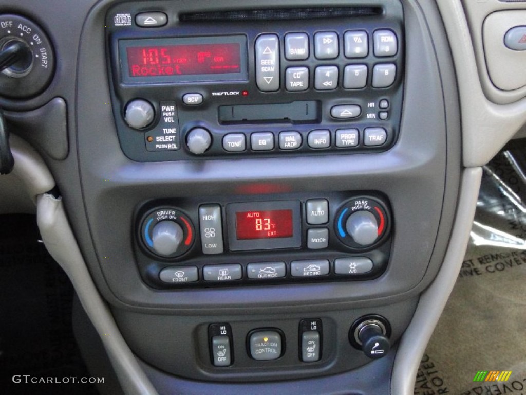 2003 Pontiac Bonneville SSEi Controls Photo #56208965