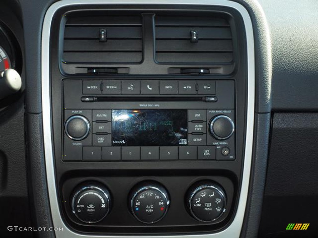 2010 Dodge Caliber Uptown Audio System Photo #56210843