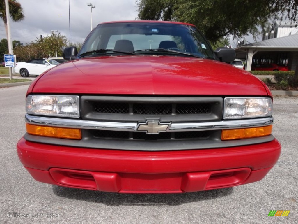 Bright Red 1998 Chevrolet S10 LS Regular Cab Exterior Photo #56212655