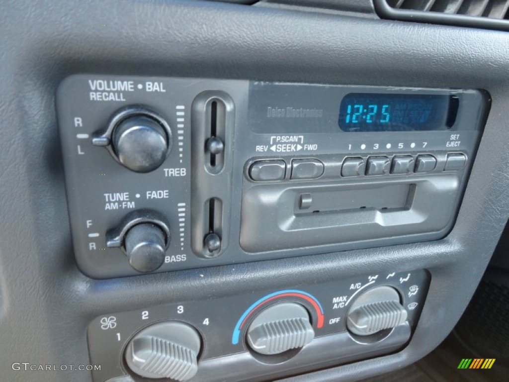 1998 Chevrolet S10 LS Regular Cab Audio System Photos