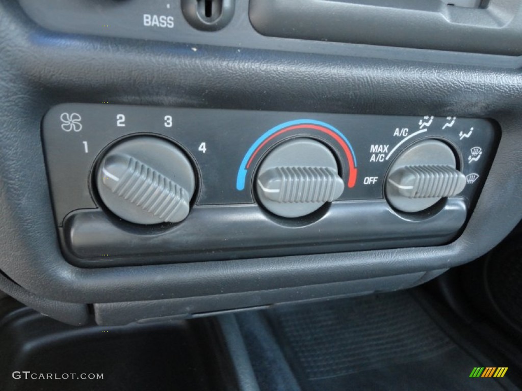 1998 Chevrolet S10 LS Regular Cab Controls Photo #56212739