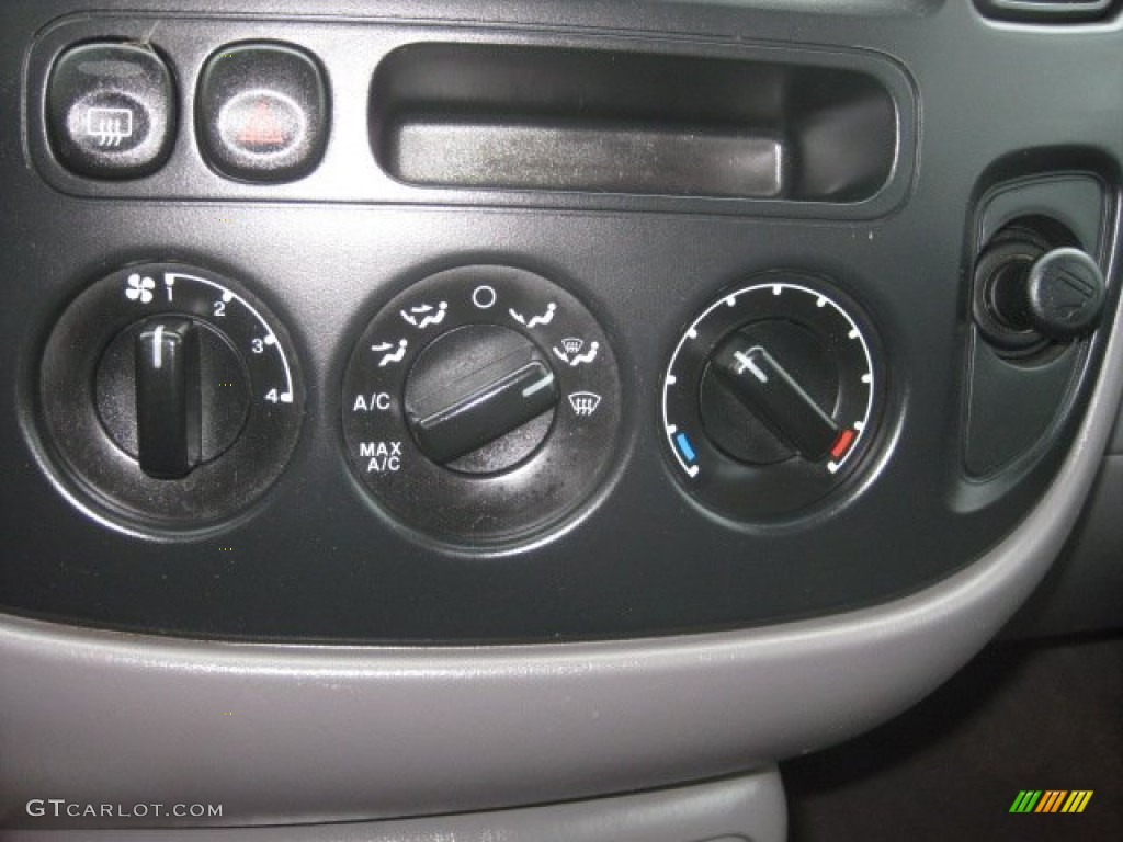 2001 Ford Escape XLS V6 4WD Controls Photo #56212856