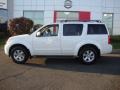 Avalanche White - Pathfinder SE 4x4 Photo No. 3