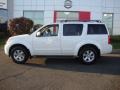 2008 Avalanche White Nissan Pathfinder SE 4x4  photo #3