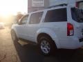Avalanche White - Pathfinder SE 4x4 Photo No. 5