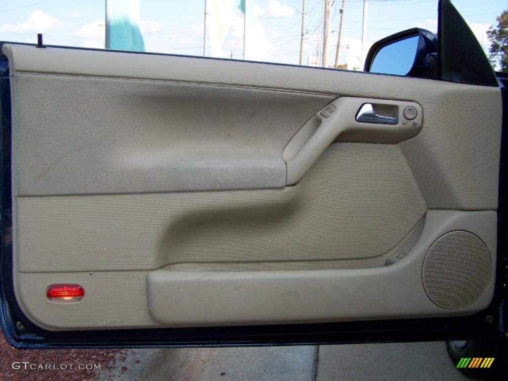 2002 Volkswagen Cabrio GLS Black Door Panel Photo #56215880