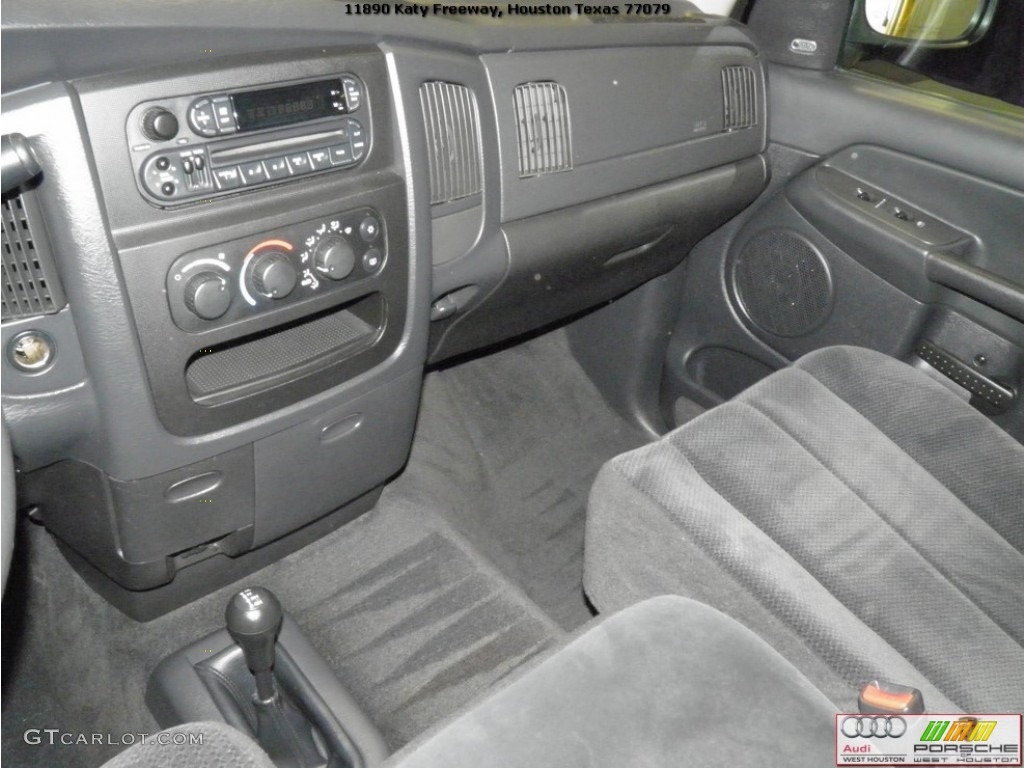 2002 Ram 1500 ST Quad Cab 4x4 - Black / Dark Slate Gray photo #9