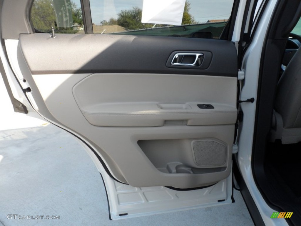 2012 Explorer FWD - White Suede / Medium Light Stone photo #21