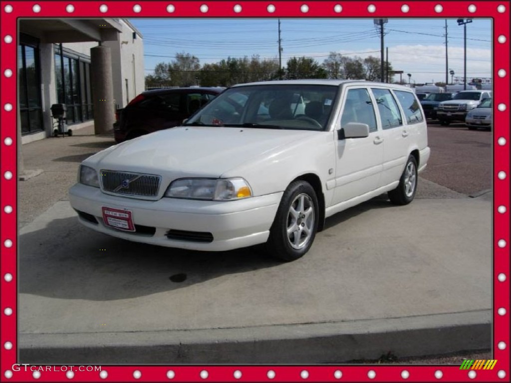 2000 V70 2.4 - White / Light Beige photo #1