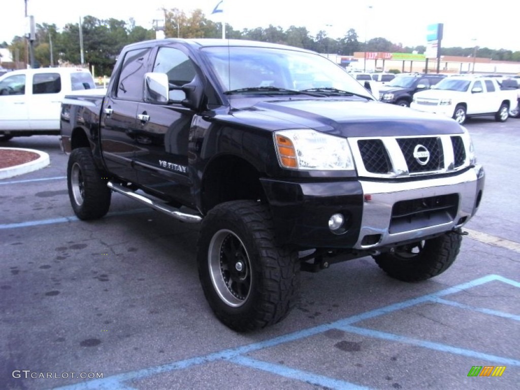 2007 Titan LE Crew Cab - Galaxy Black / Steel Gray photo #5