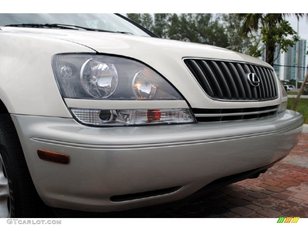 2000 RX 300 AWD - Pearl White / Ivory photo #17