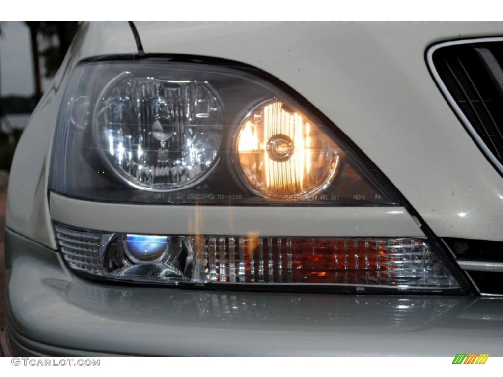 2000 RX 300 AWD - Pearl White / Ivory photo #21
