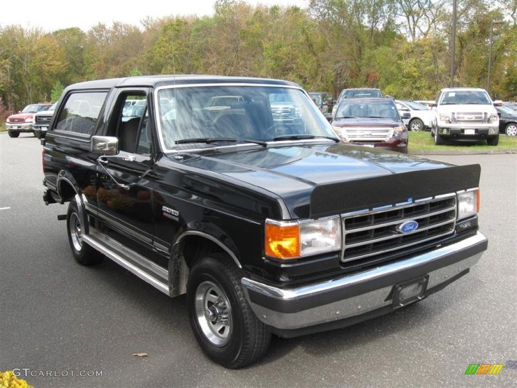 1990 Bronco Custom 4x4 - Raven Black / Dark Charcoal photo #4