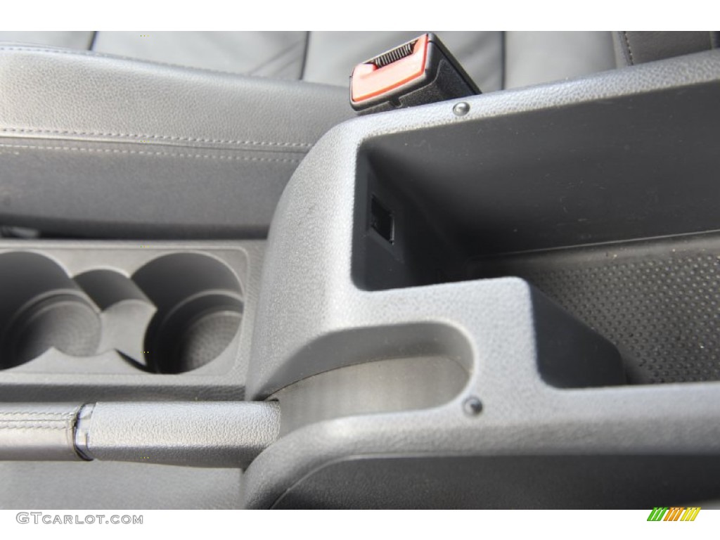 2008 R32  - Tornado Red / Anthracite photo #32