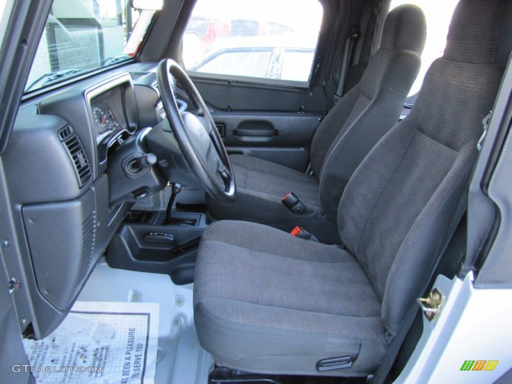 2004 Wrangler SE 4x4 - Bright Silver Metallic / Dark Slate Gray photo #3