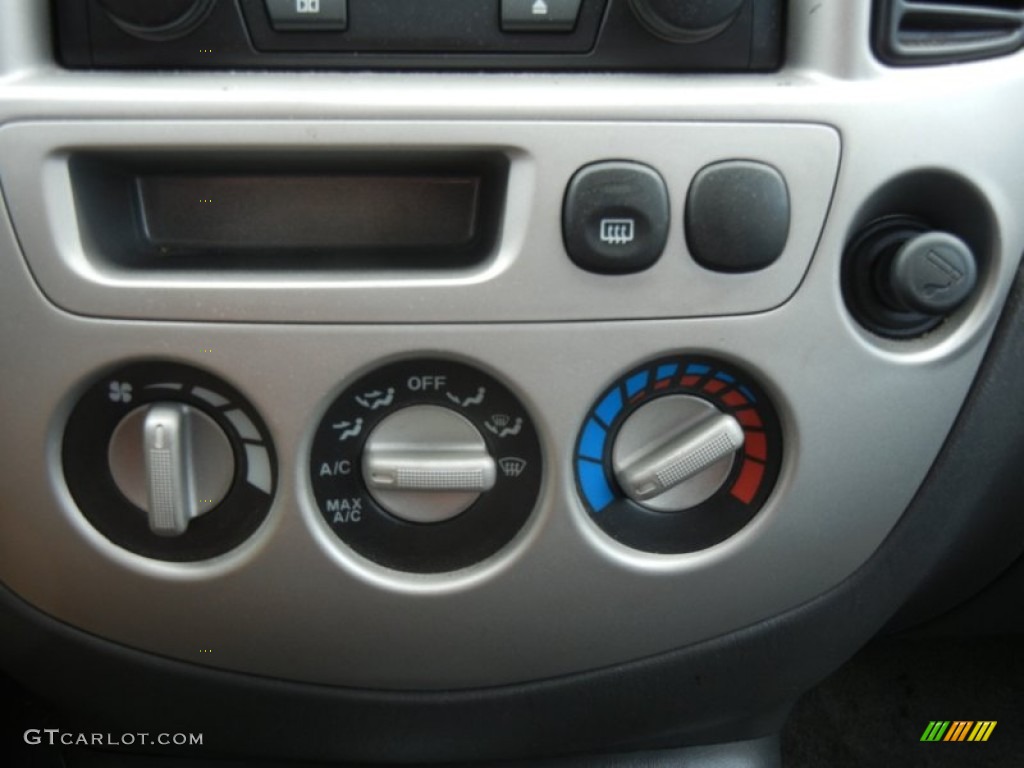2003 Mazda Tribute ES-V6 Controls Photo #56235992