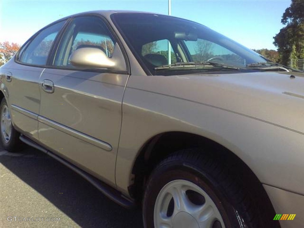 1999 Taurus SE - Light Prairie Tan Metallic / Medium Prairie Tan photo #20