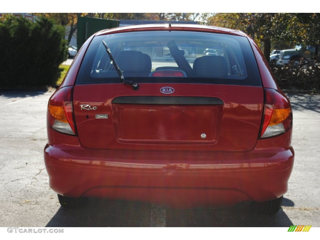 2002 Rio Cinco Hatchback - Classic Red / Gray photo #5