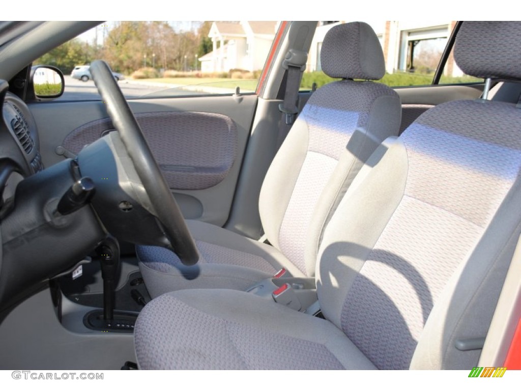 2002 Rio Cinco Hatchback - Classic Red / Gray photo #11