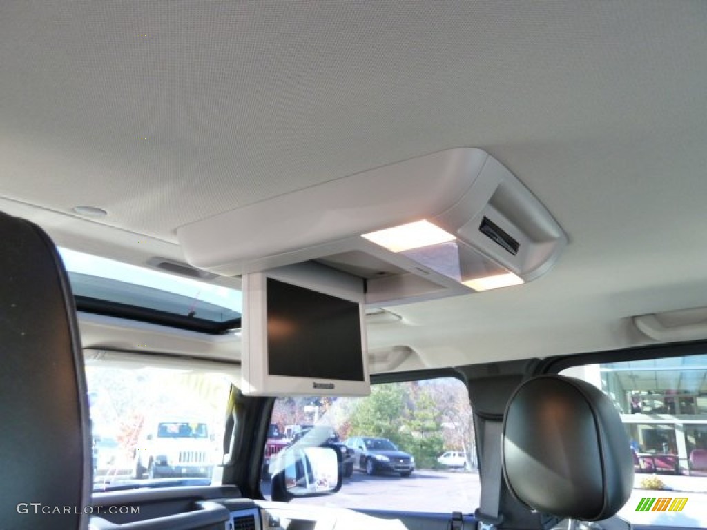 2008 Hummer H2 SUT Controls Photo #56250623