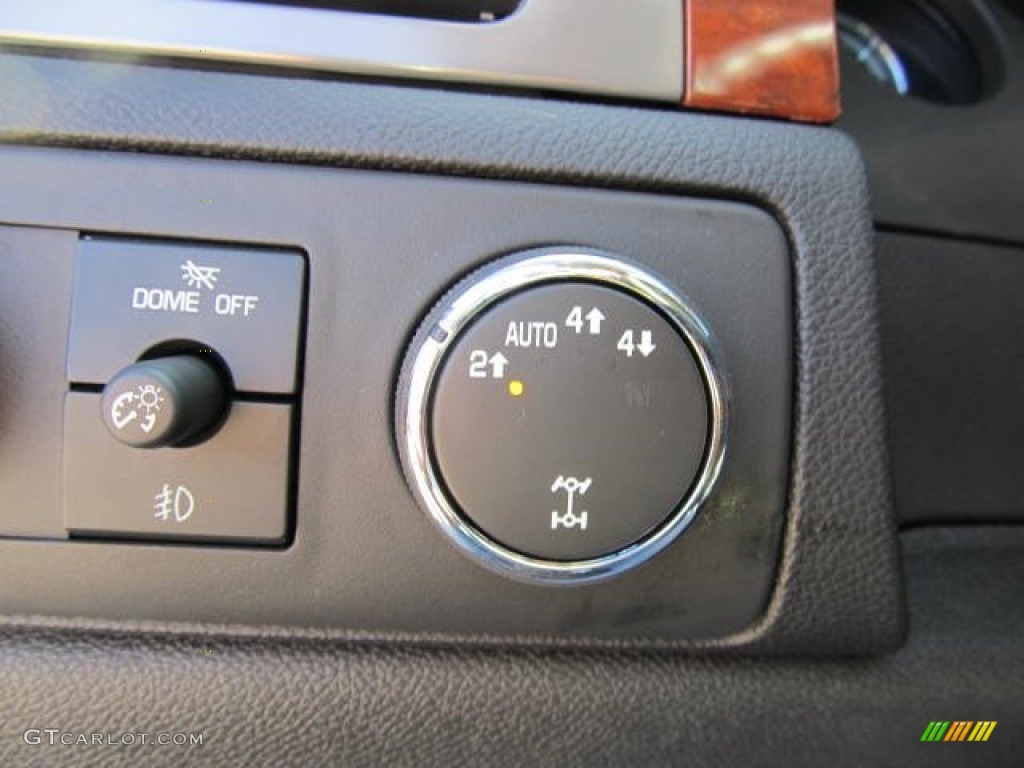 2012 Chevrolet Avalanche LT 4x4 Controls Photo #56252884