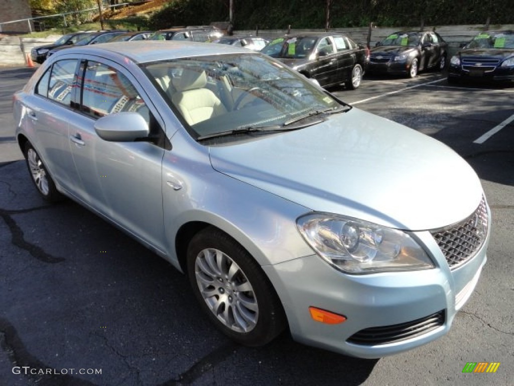 2010 Kizashi SE - Ice Blue Metallic / Beige photo #7