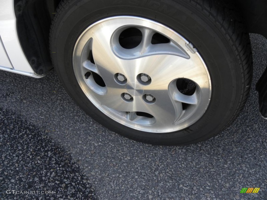 2002 Saturn S Series SC2 Coupe Wheel Photo #56260419