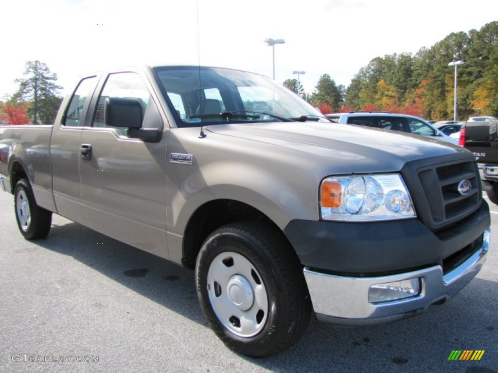 2005 F150 XL SuperCab - Arizona Beige Metallic / Tan photo #7