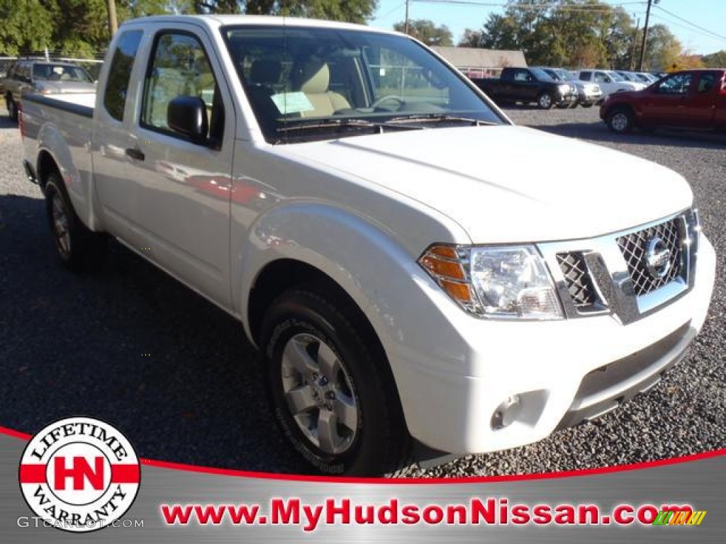 2012 Frontier SV King Cab - Avalanche White / Beige photo #1