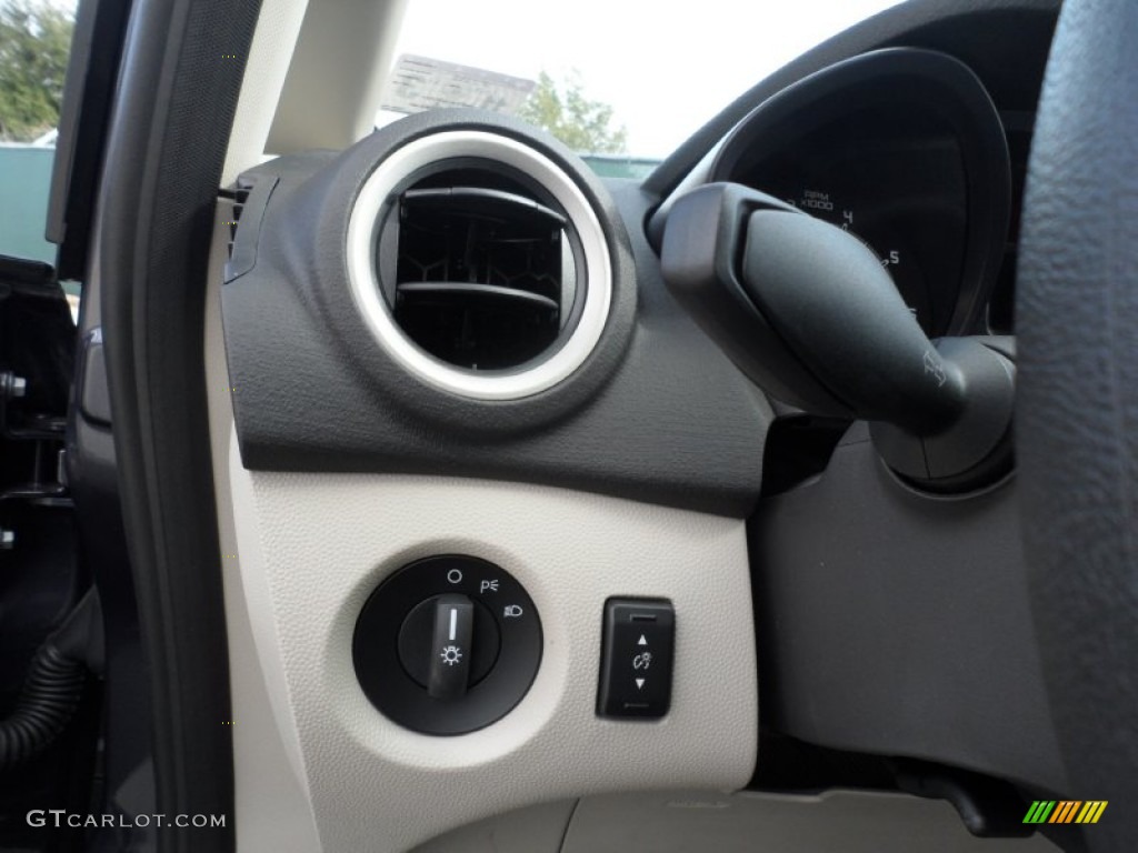 Headlight controls 2012 Ford Fiesta S Sedan Parts