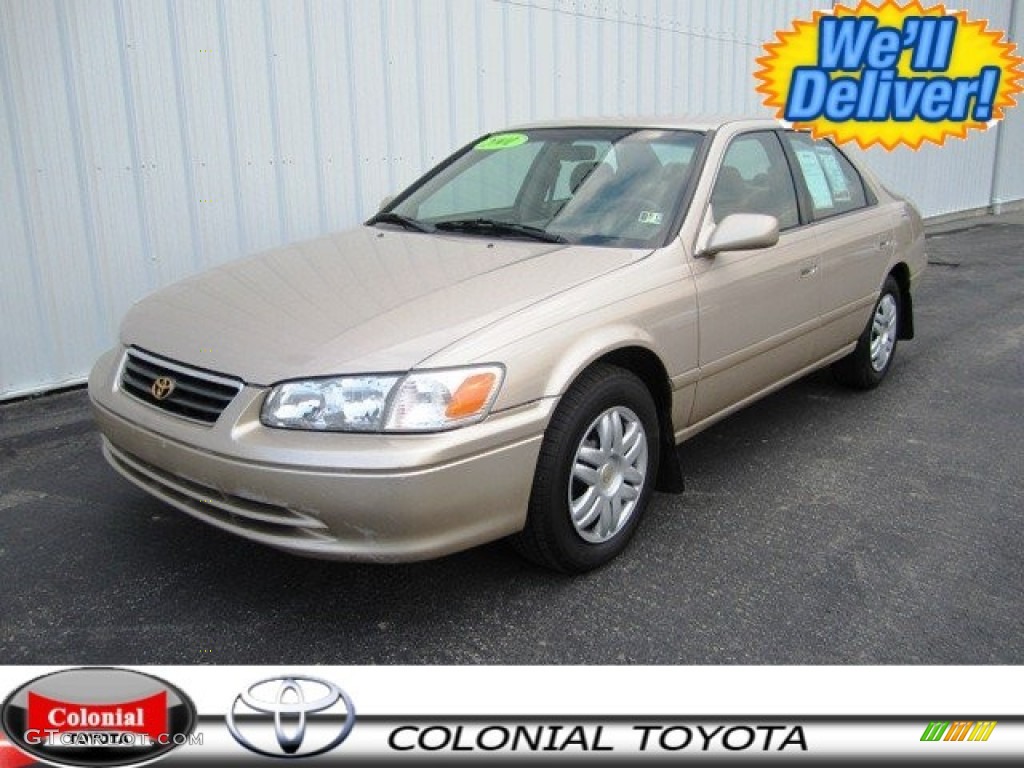 2001 Camry LE - Cashmere Beige Metallic / Oak photo #1