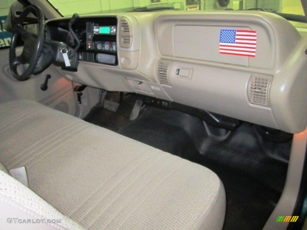 1997 Chevrolet C/K C1500 Regular Cab Neutral Shale Dashboard Photo #56277132