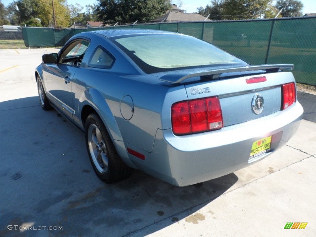2006 Mustang V6 Premium Coupe - Windveil Blue Metallic / Light Parchment photo #5