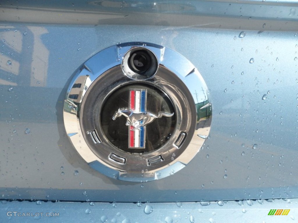 2006 Mustang V6 Premium Coupe - Windveil Blue Metallic / Light Parchment photo #18
