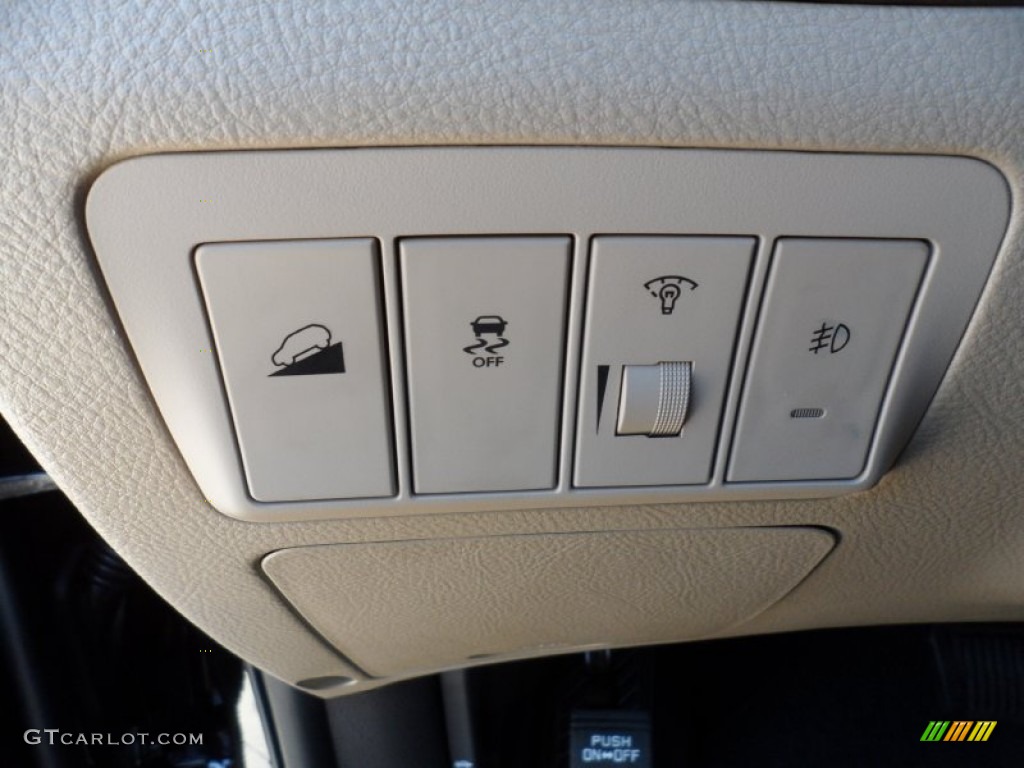 2012 Hyundai Santa Fe Limited Controls Photo #56281453