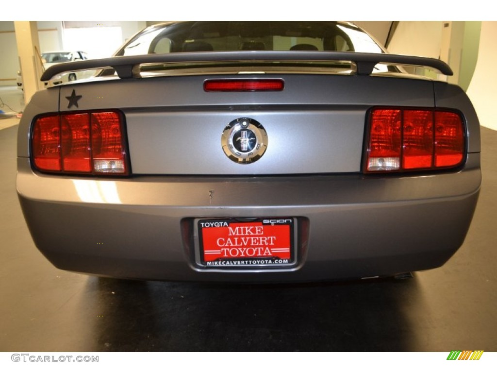 2006 Mustang V6 Deluxe Coupe - Tungsten Grey Metallic / Dark Charcoal photo #5