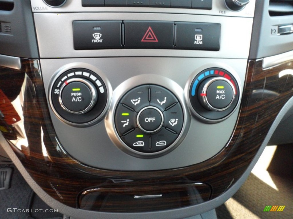 2012 Hyundai Santa Fe GLS Controls Photo #56282739